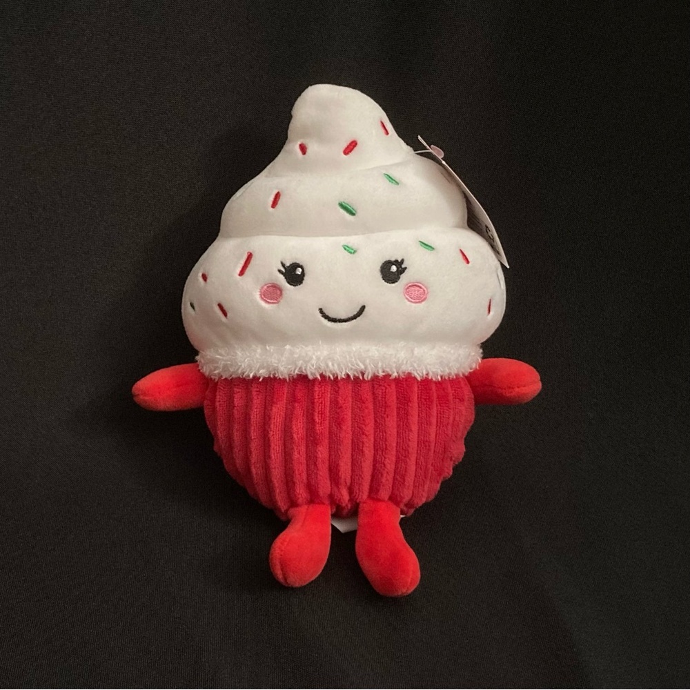 ⭐️ Holiday Time Vanilla Ice Cream And Sprinkles Foodie Plush